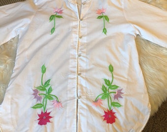 Vintage 80s Chuchi button down embroidered blouse