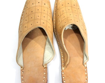 Handmade Leather Mojari Shoes: Traditional Indian Men's Jutti