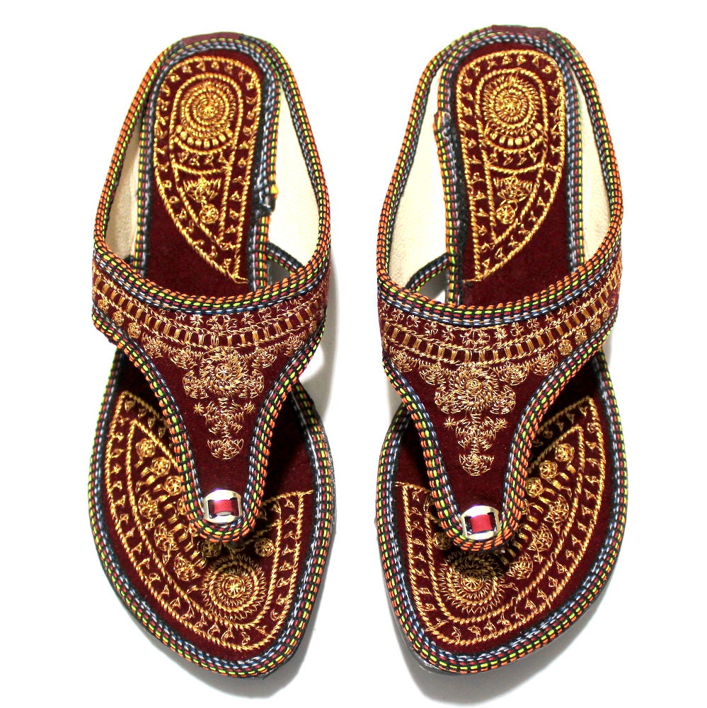 Handmade Leather Mojari Jutti: Indian Women's Traditional Wedding Shoes