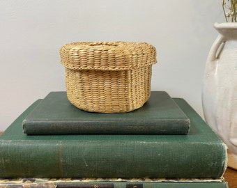 Vintage Small Hexagonal Hand Woven Sweetgrass Basket, Trinket Box from the 1960's/1970's