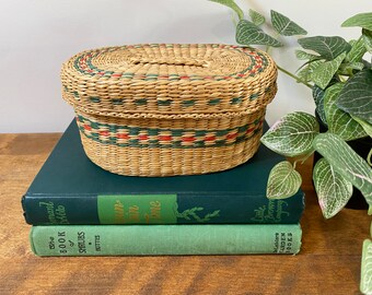 Vintage Oval Hand Woven Sweetgrass Basket, Trinket Box from the 1960's/1970's