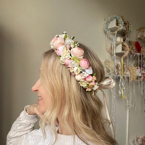 Blush pink bridal headpiece, Pastel ivory flower crown, Elegant floral hair wreath, Bohemian bridal headband, Boho wedding hair piece zdjęcie 4