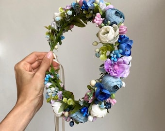 Corona de flores moradas pastel para boda bohemia, tocado de novia floral decorado, elegante diadema de novia azul, corona de pelo hecha a mano
