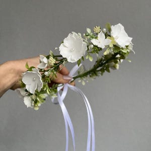 First Communion flower crown, White floral hairpiece, Bohemian headband, Delicate hair wreath for flower girl, Photoshoot Birthday crown