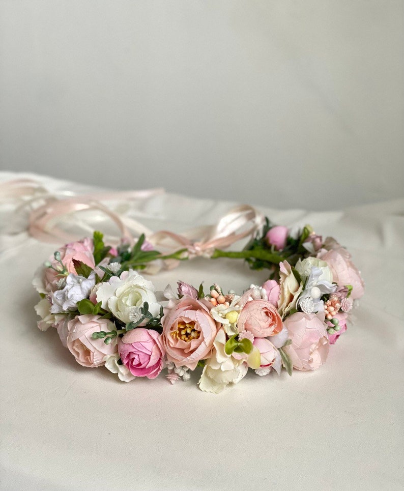 Blush pink bridal headpiece, Pastel ivory flower crown, Elegant floral hair wreath, Bohemian bridal headband, Boho wedding hair piece zdjęcie 7