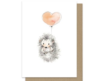 Carte postale faite main sur papier premium. Cadeau original. Hérisson avec ballon. Animal mignon avec coeur. Joyeux anniversaire. Je t'aime. Avec amour