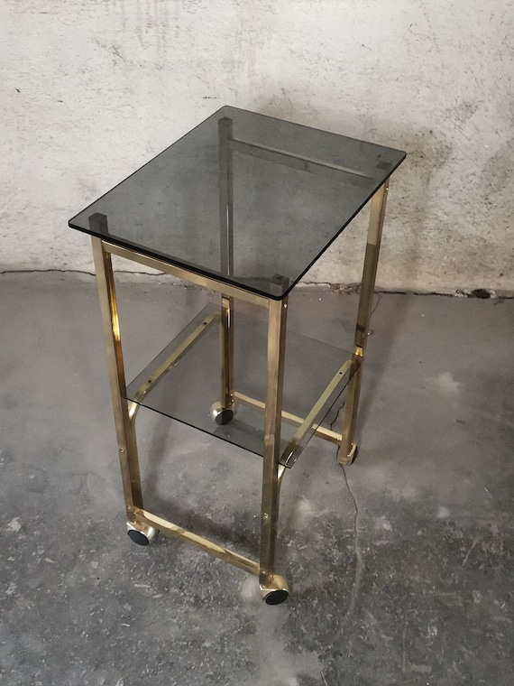 Table basse vintage en bois et verre fumé (années 70