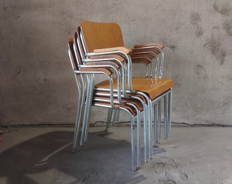 Silla apilable con reposabrazos BAUHAUS, años 70