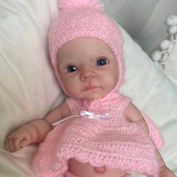 Mini siliconen babypop 23,5 cm bebe meisje met open ogen, siliconen platina voor het hele lichaam