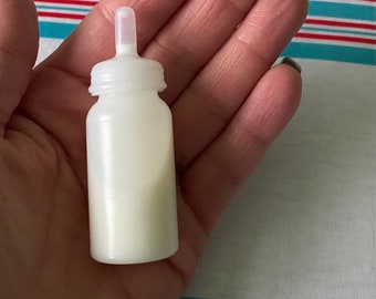 Biberón Pequeño de plastico para Muñeca de 8 a 14 pulgadas (No incluye Muñeca ni Leche)