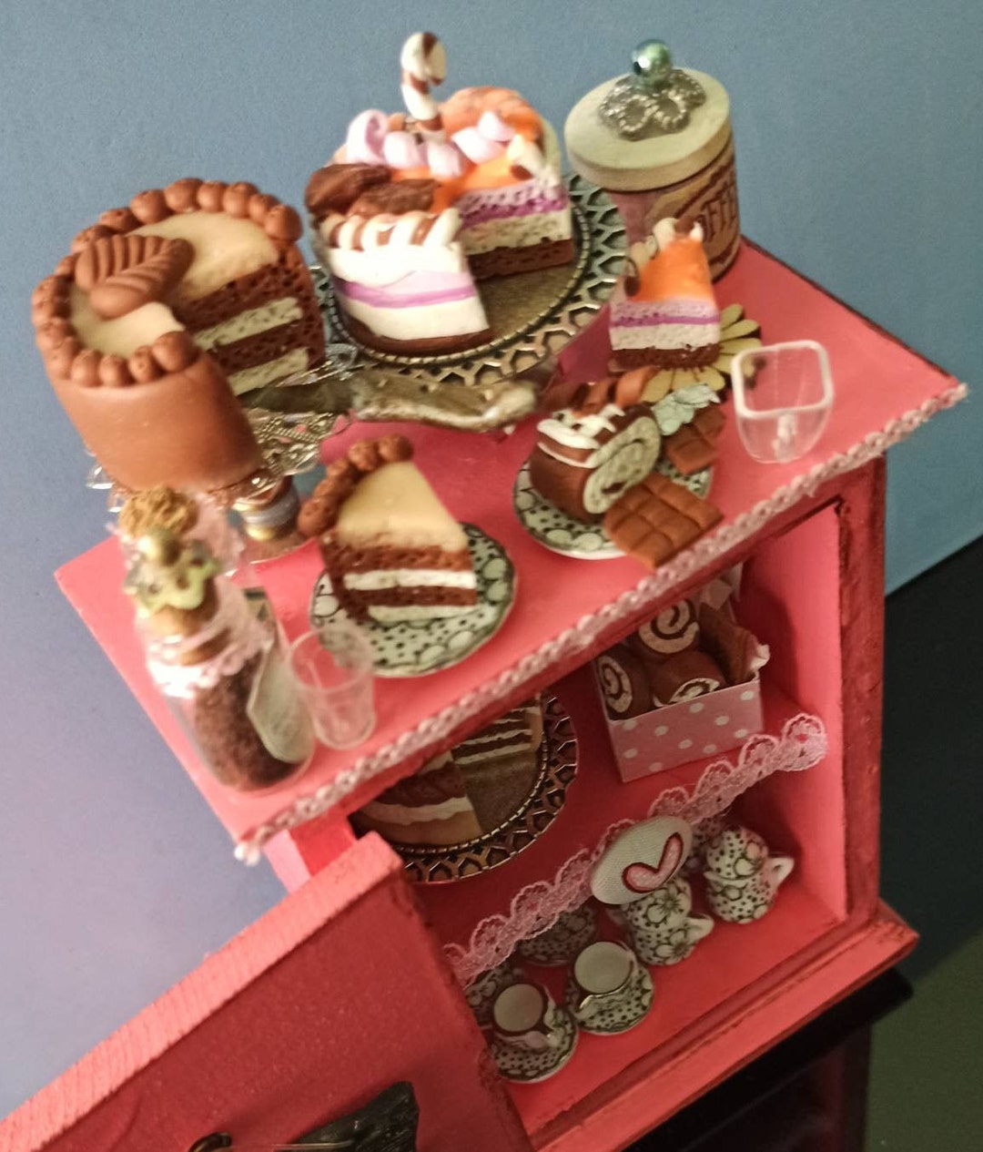 Dollhouse Rustic Dresser Hutch, Dollhouse Kitchen, Miiature Furniture