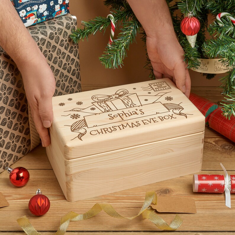 Caja personalizada de Nochebuena de Madera Sólida Grabada Big Present imagen 2