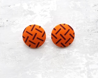 Tachuelas con botones grandes, accesorio de moda brillante en color naranja y marrón, aretes llamativos con forro grueso, aretes mandarina y marrón chocolate