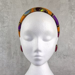 Retro Bubbles-inspirerade bandeau- och knappörhängen, bränd orange chokladbrun grågrön och malva nostalgiskt prickigt Alice-hårband och örhängen
