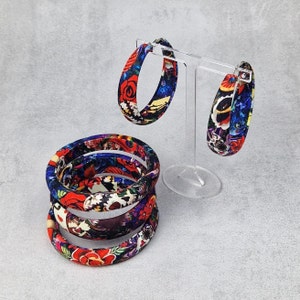 Große leichte rot schwarz blau grün gelb und weiß Tattoo Creolen & Armreifen, Edgy Valentine Skull Rosen und Kartenschmuck