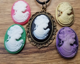 Gemme in purple green brown black pink cameo cameo necklace in bronze vintage