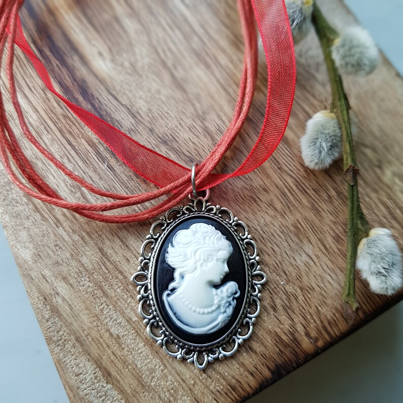 Gemme black and white with chain red, black or white cameo cameo vintage baroque costume gothic image 5