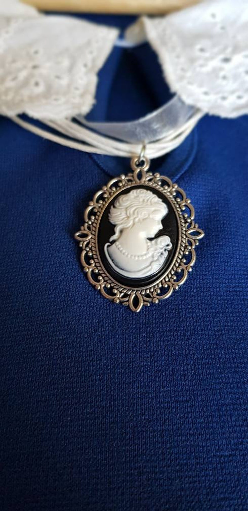 Gemme black and white with chain red, black or white cameo cameo vintage baroque costume gothic image 9