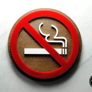 Wooden No Smonikg Sign (Round Shape) with acrylic symbols.