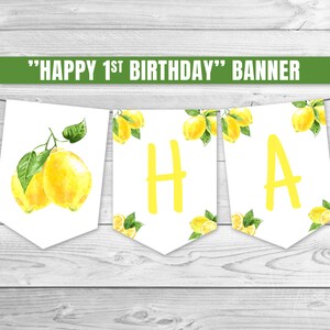 Puede incluir: Una pancarta imprimible con temática de limón que dice "HAPPY 1st BIRTHDAY". La pancarta es blanca con limones amarillos y hojas verdes.