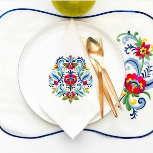 Rosemaling Pattern Cloth Napkins – Mid Century Folk Art Pattern Embroidered Napkin Set - Unique Napkins for Lunch and Dinner - 18 x 18 in.