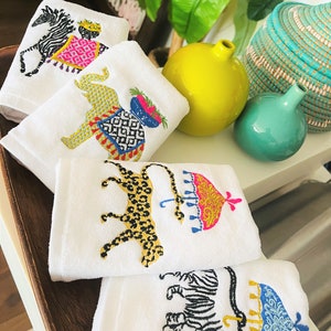 Hand Towels for Bathroom - Hand Towel Set for Bath & Kitchen Decor - Embroidered Safari Animal Pattern Towel Set of 4 - Decorative Towel Set