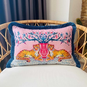 Housse de coussin motif tigre taie d'oreiller en velours rose coussin à pampilles bleu pétrole coussin décoratif pour la maison coussin à imprimé animal image 5