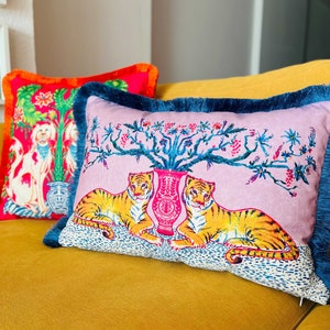 Housse de coussin motif tigre taie d'oreiller en velours rose coussin à pampilles bleu pétrole coussin décoratif pour la maison coussin à imprimé animal image 6