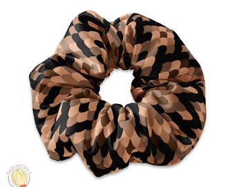 Haarelastiekje bruine slangenleer scrunchie, scrunchy slangenleer, scrunchie slangenleer haaraccessoire, scrunchy dierentuin, accessoires voor dierenhaar