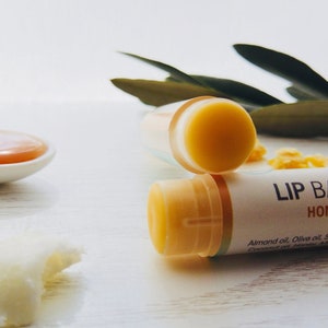 Organic Lip Balm, Honey natural Lip Balm, Almond Oil, Olive Oil, Vitamin E lip care, Dry Lips, Moelian