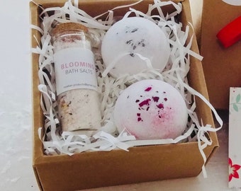 Happy Birthday Box, Thinking of You, Birthday Gift for Her, Spa Gift Box, Bath Bomb Gift Set, Bath Salts, Eco Friendly Gifts, Birthday Gift