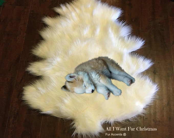 All I Want Fur Christmas - Soft Faux Fur Tree Skirt - Tree Shaped Area Accent Rug - Thick Shag - Pine Tree - Log Cabin Decor - Fur Accents