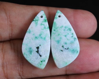 Opalized petrified wood pair drill