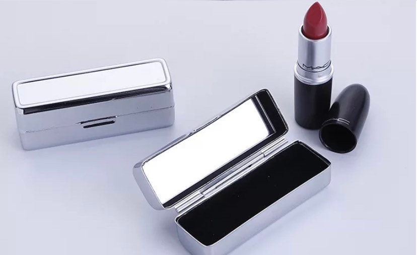  Lancici 2Pcs Lipstick Organizer, Luxury Leather Lip Gloss Bag,  Mini Lipstick Case with Keychain, Girls travel Lipgloss Makeup Storage  Holder for Purse Perfume Fingernail Polish (Classic) (KARAT379) : Beauty &  Personal