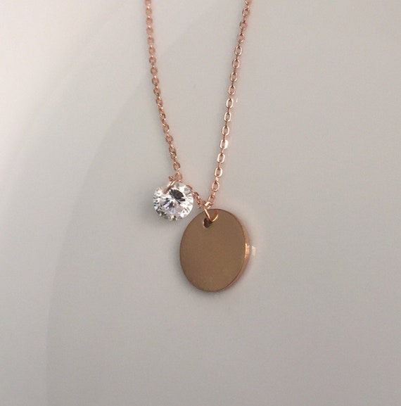 Flat round pendant necklace deals
