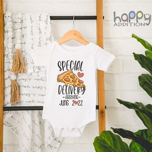Special Delivery Pizza Pizza Baby Announcement Onesie® Brand: Custom Due Date, Pregnancy Reveal Bodysuit bild 8