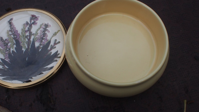 Vintage Ceramic Pressed Flower Trinket Box in Original Box