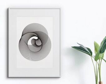 Può includere: Un design geometrico astratto in bianco e nero in una cornice bianca su una parete bianca. Una pianta in vaso con foglie verdi è su uno scaffale in legno sotto l'opera incorniciata.
