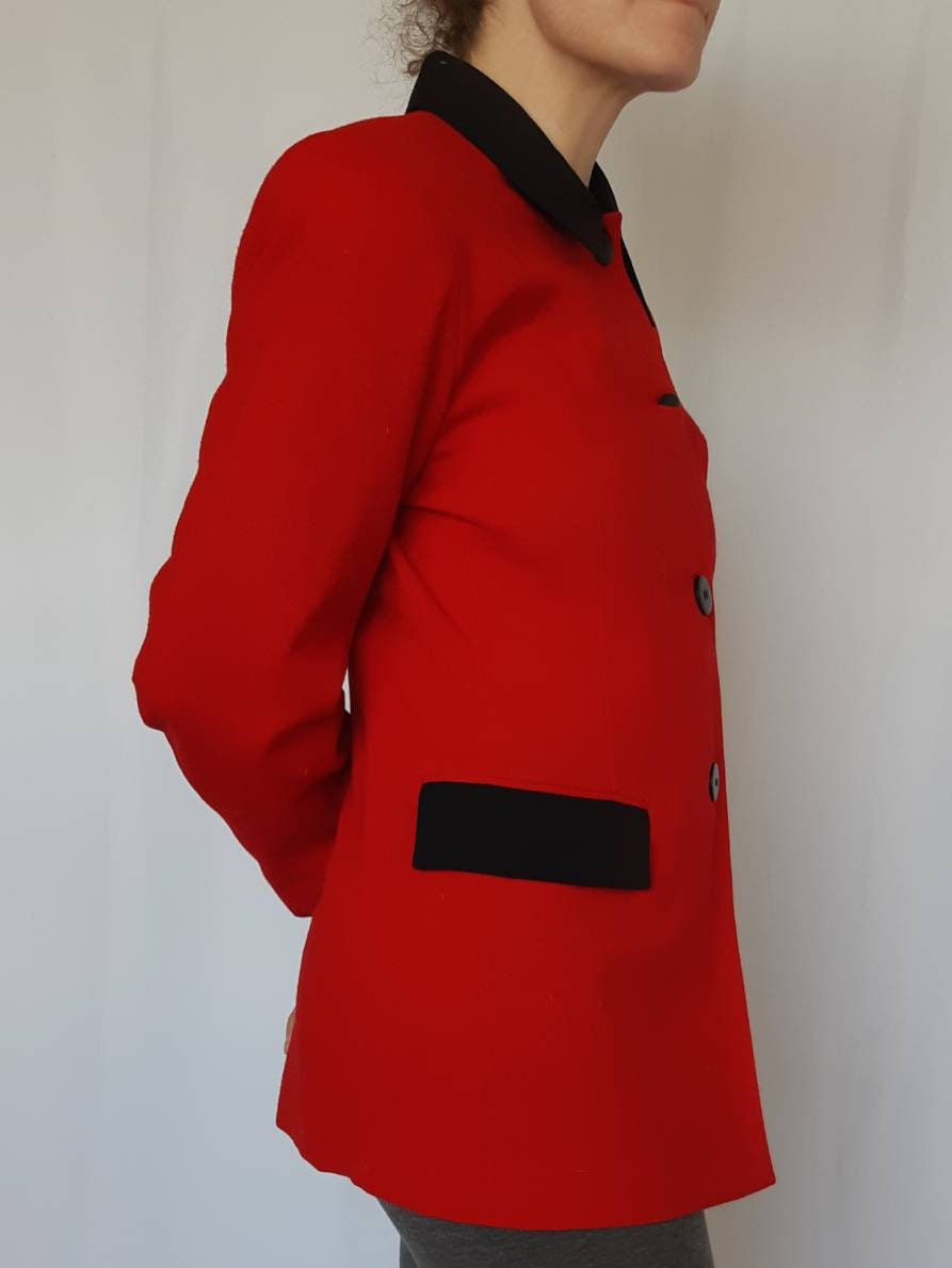 Red blazer shop black collar