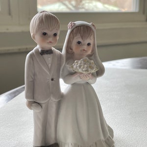 Vintage Lefton Bride and Groom Wedding Cake Topper Couple Figurine 03252 Hand a painted China