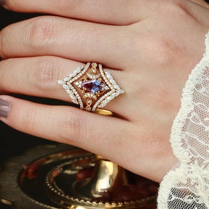 Vintage Alexandrite Engagement Ring Set Coffin Cut Alexandrite Bridal Set Moissanite Cage Ring Yellow Gold Art Deco Wedidng Ring Set Boho
