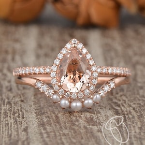 Pear morganite ring top