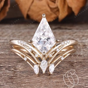 Vintage Kite Shaped Moissanite Engagement Ring Set Unique Bridal Set Moissanite Yellow Gold Cluster Wedding Ring Set Women Stacking Ring Set