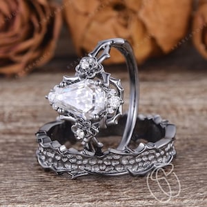 Gothic Couples Ring Coffin Cut Moissanite Ring Black Gold Ring Wedding Band Thorns Promise Ring His and Hers Ring Men Women Matching Rings