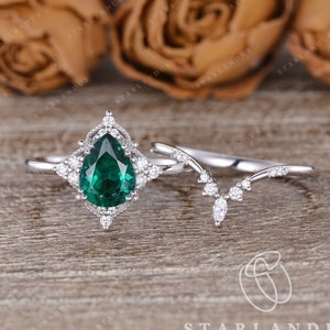 Pear Shaped Emerald Rings 2pcs Pear Cut Lab Emerald Engagement Ring White Gold Art Deco 2pcs Vine Flower Star Mini Wedding Band Marquise