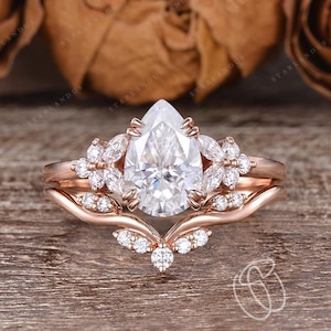 Unique Pear Shaped Moissanite Engagement Ring Set Cluster Rose Gold Bridal Set Marquise Twisted Band Ring Vintage Wedding Ring Set Women