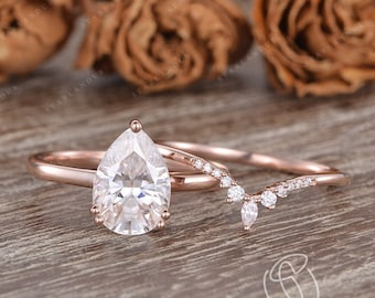 1ct to 3ct Pear Shaped Moissanite Bridal Set 2pcs Rose Gold Engagement Ring Colorless Moissanite Minimalist Wedding Ring Unique Gift