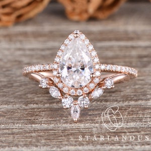 Size Choice Pear Shaped Engagement Ring 2pcs Rose Gold Moissanite Bridal Set 2pcs Halo Engagement Ring Cluster Chevron Wedding Band Women