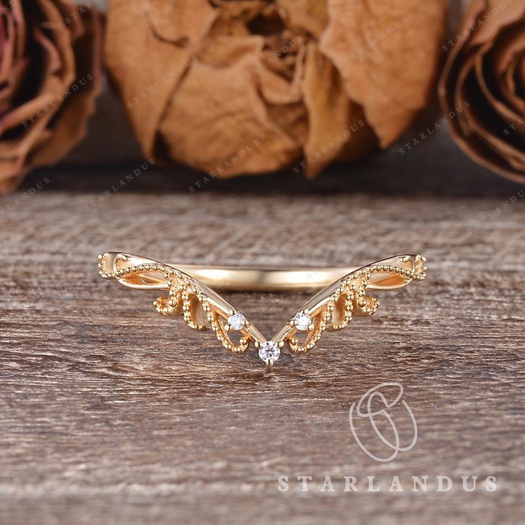 Vintage Custom Curved Moissanite Wedding Band Women Yellow Gold Band ...