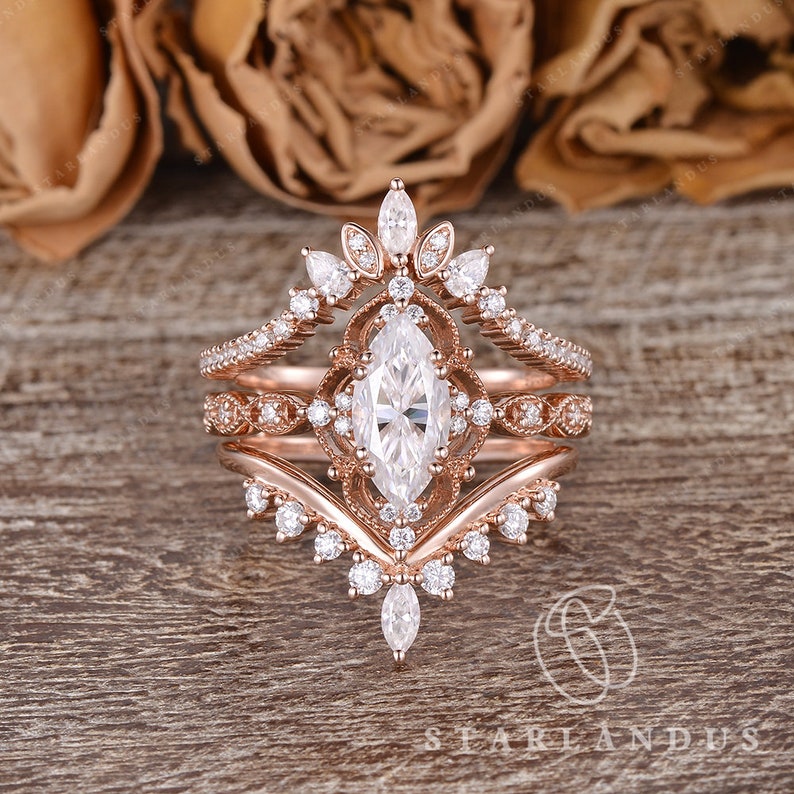 Unique Marquise Shape Moissanite Engagement Ring Set Rose Gold Moissanite Cluster Wedding Ring Cage Ring Vintage Bridal Set Rings For Women immagine 9